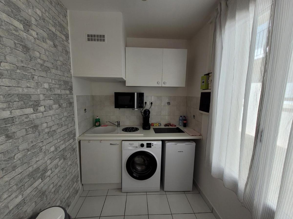 Appartement Spacieux 28M2 Avec Chambre Separee Issy-les-Moulineaux Exteriör bild